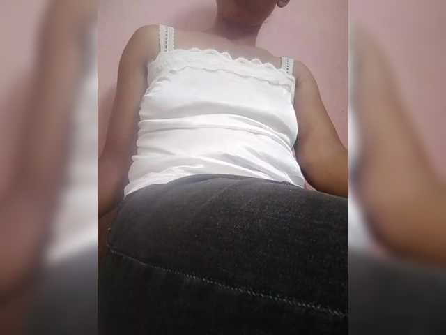 Clarravikuna's BongaCams show and profile