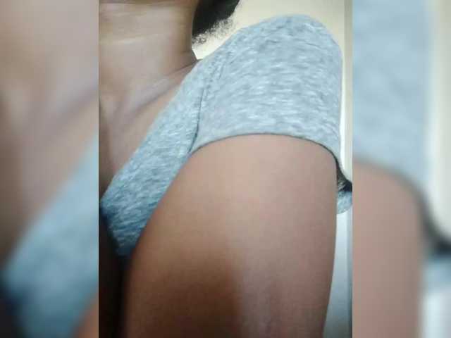 Clarravikuna's BongaCams show and profile