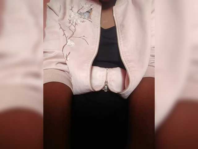 Clarravikuna's BongaCams show and profile