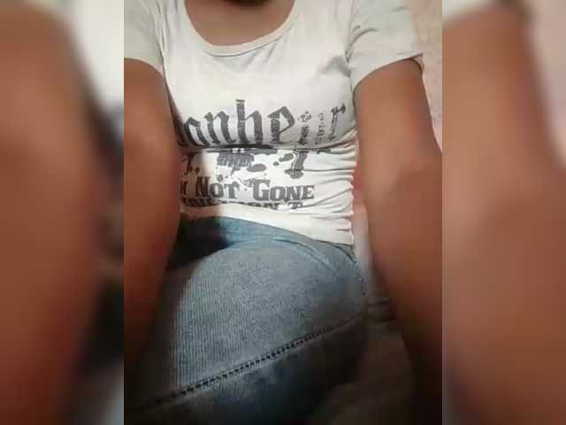 Clarravikuna's BongaCams show and profile