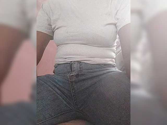 Clarravikuna's BongaCams show and profile