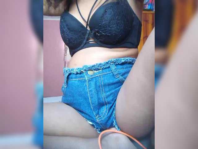 Webcam performer Clarravikuna online show Clarravikuna