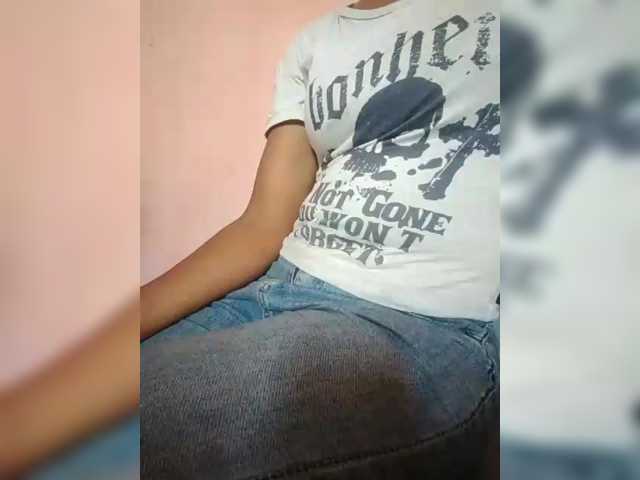 Clarravikuna's BongaCams show and profile