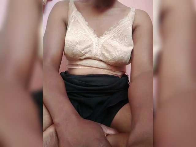 Clarravikuna's BongaCams show and profile