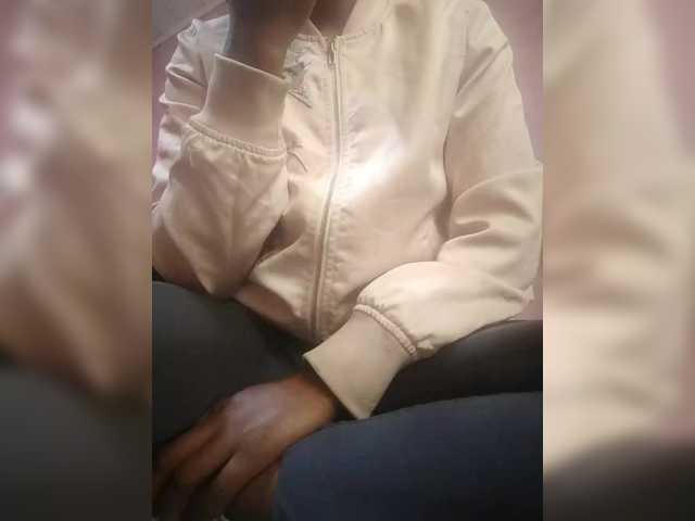 Clarravikuna's BongaCams show and profile