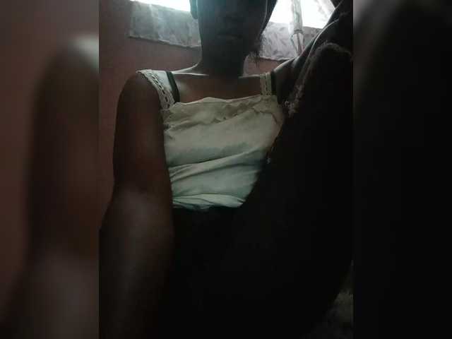 Clarravikuna's BongaCams show and profile