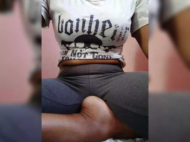 Clarravikuna's BongaCams show and profile