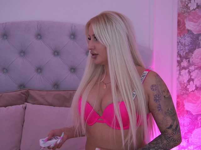 GraceHotDavies's BongaCams show and profile