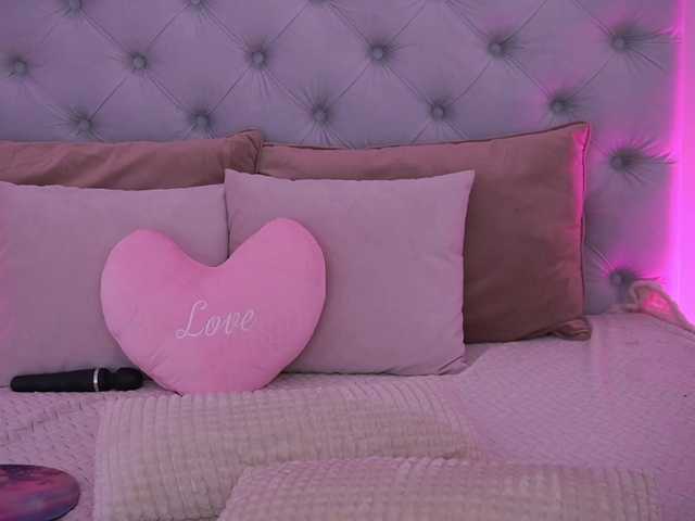 GraceHotDavies's BongaCams show and profile