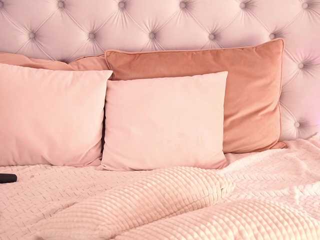 GraceHotDavies's BongaCams show and profile