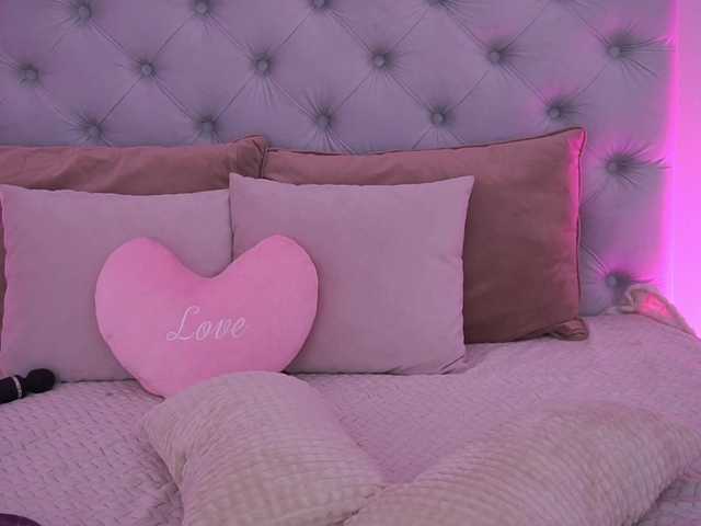 GraceHotDavies's BongaCams show and profile