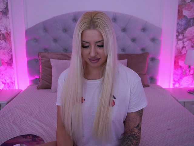 GraceHotDavies's BongaCams show and profile