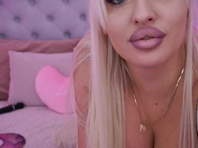 GraceHotDavies's BongaCams show and profile