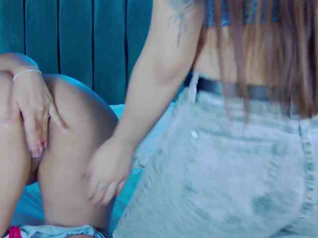 kinkyzoeandema webcam