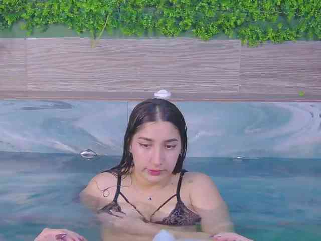 kinkyzoeandema webcam