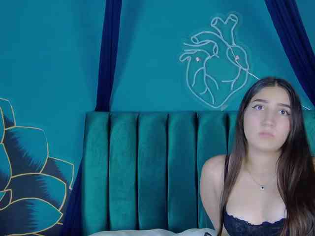 kinkyzoeandema webcam