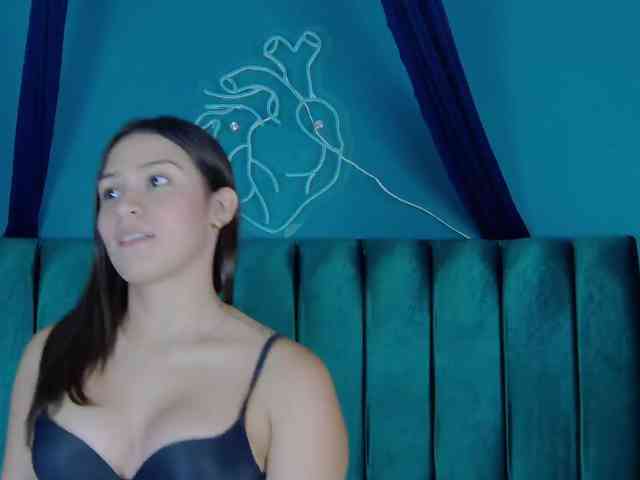 kinkyzoeandema webcam