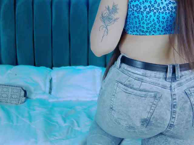 kinkyzoeandema webcam