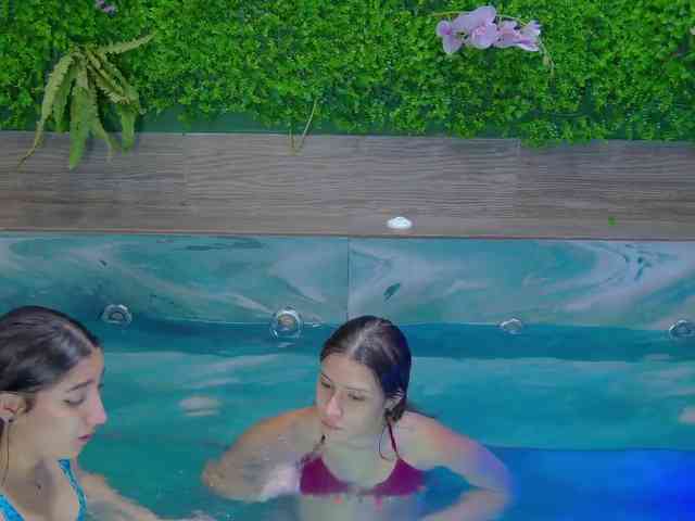 kinkyzoeandema webcam