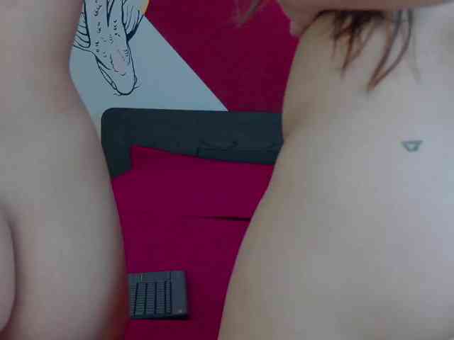 kinkyzoeandema webcam