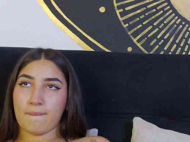 kinkyzoeandema webcam