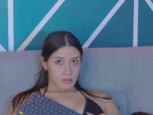 kinkyzoeandema webcam