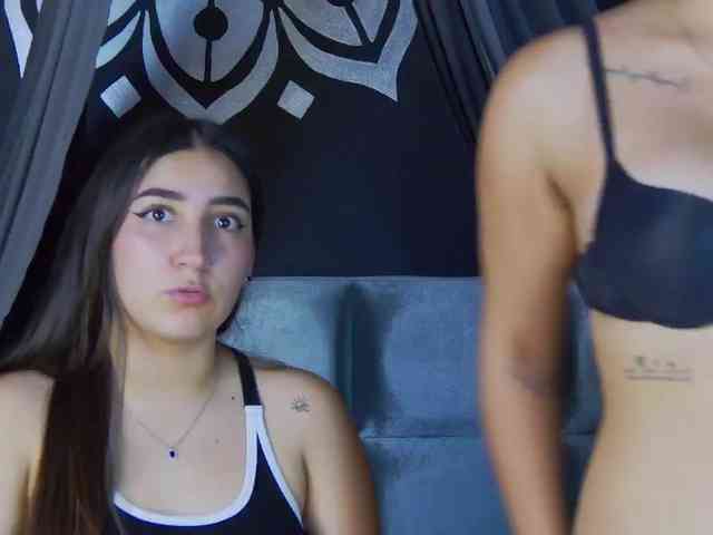 kinkyzoeandema webcam