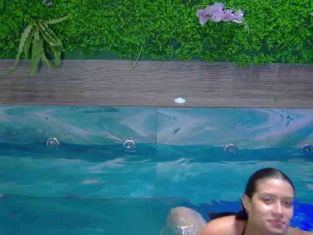 kinkyzoeandema webcam