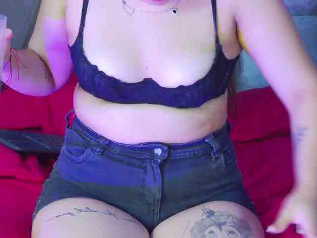 kinkyzoeandema webcam