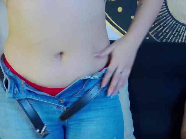 kinkyzoeandema webcam
