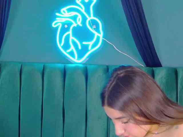 kinkyzoeandema webcam