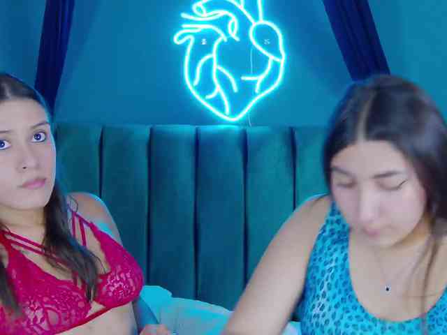 kinkyzoeandema webcam