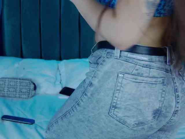 kinkyzoeandema webcam