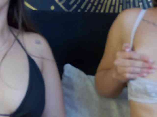 kinkyzoeandema webcam