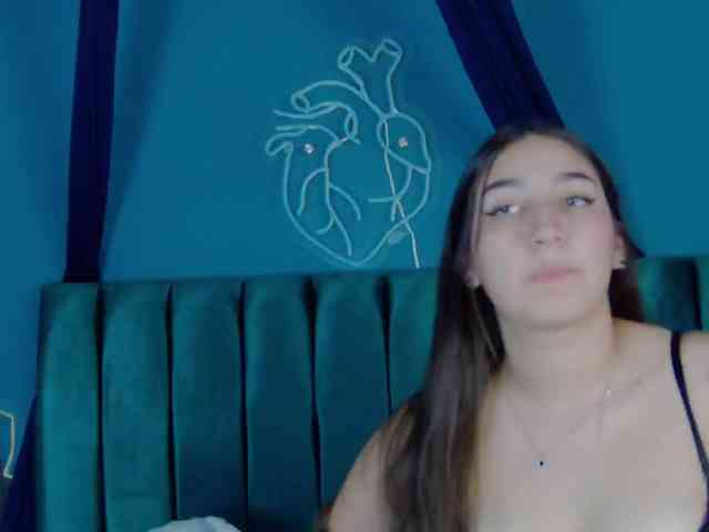 kinkyzoeandema webcam