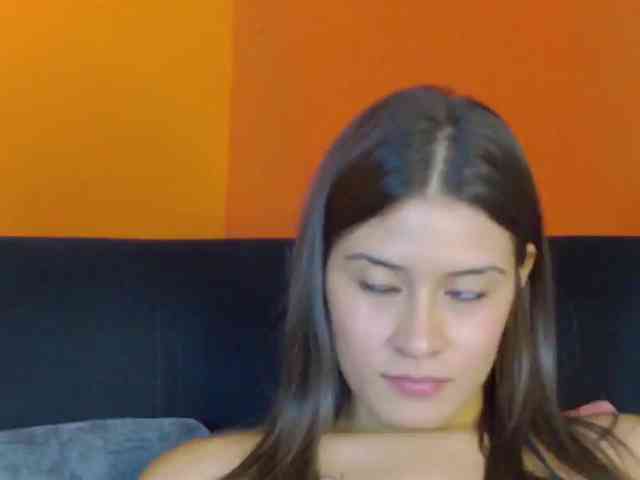 kinkyzoeandema webcam