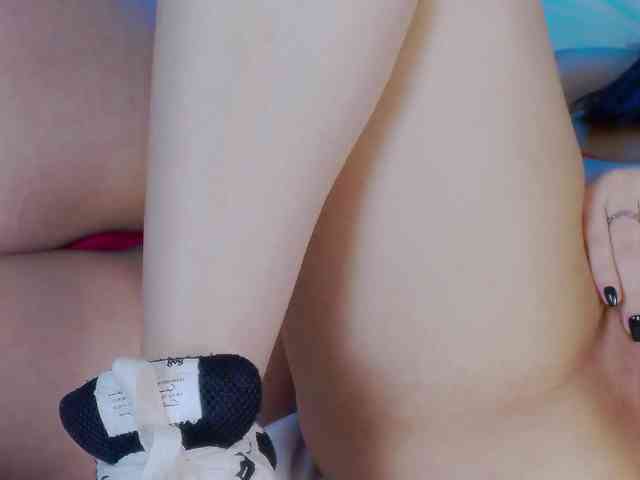 kinkyzoeandema webcam