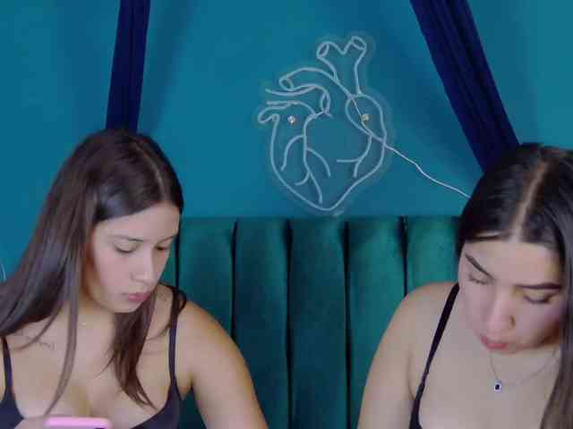 kinkyzoeandema webcam
