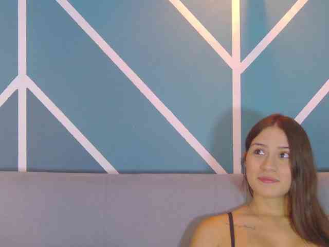 kinkyzoeandema webcam