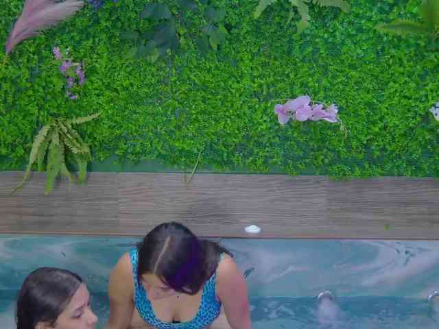 kinkyzoeandema webcam