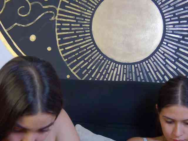 kinkyzoeandema webcam