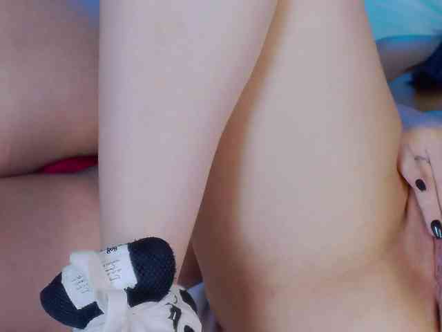 kinkyzoeandema webcam