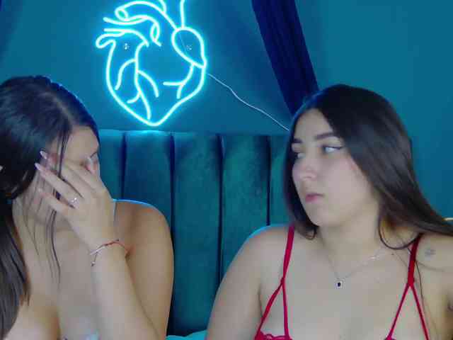 kinkyzoeandema webcam