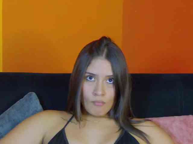 kinkyzoeandema webcam