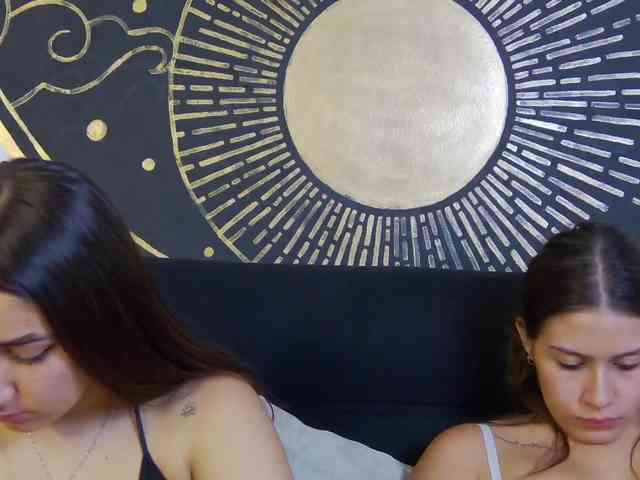 kinkyzoeandema webcam