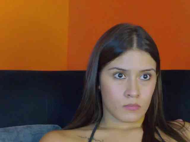 kinkyzoeandema webcam