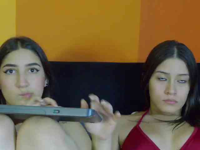kinkyzoeandema webcam