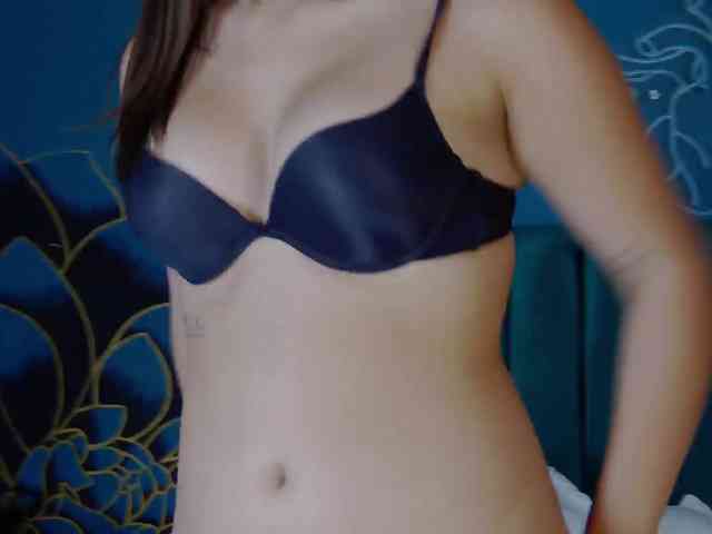 kinkyzoeandema webcam