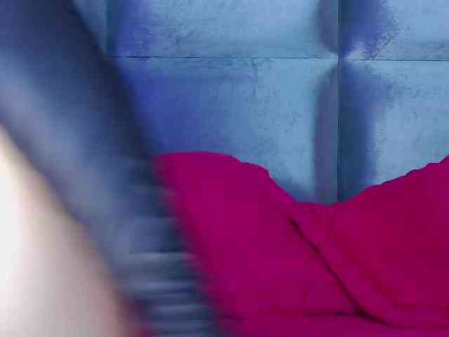 kinkyzoeandema webcam