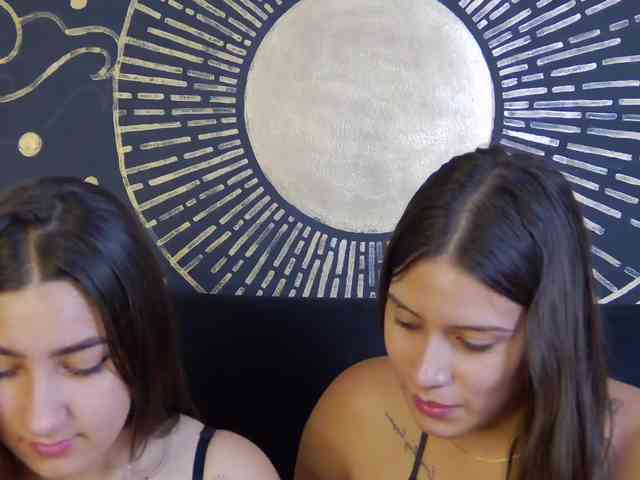 kinkyzoeandema webcam